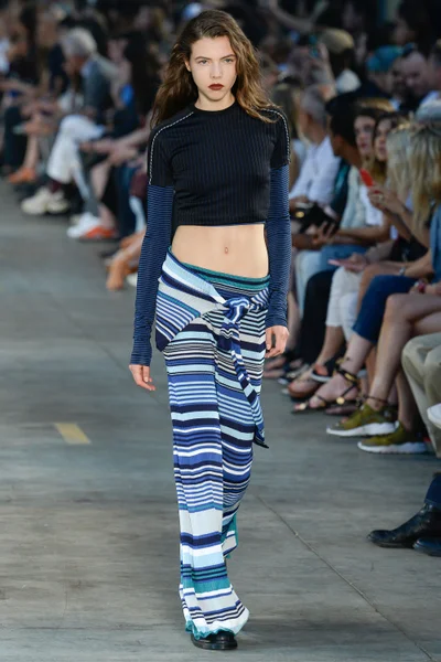 Look 11